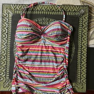 Anne Cole tankini top. Excellent condition.